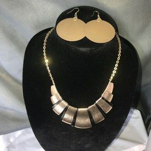 All that glitters Gold Necklace